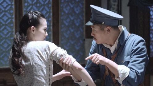《兄弟营》第10集02：赵青莲受伤，受伤处居然和赵石磊之前追的人受伤处一样