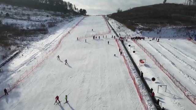 Chine le tourisme de glace et de neige en plein essor dans le sud