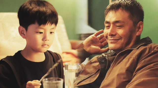 《音乐之声》儿子展现艺术天赋,恶劣环境中坚持音乐梦想