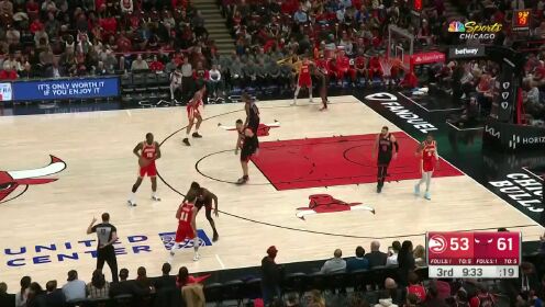《芝加哥公牛》【回放】NBA常规赛：老鹰vs公牛第3节英文原声回放