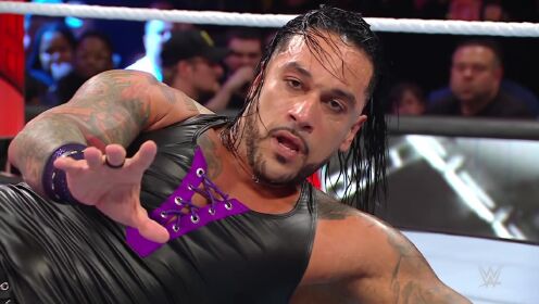 《wwe raw》达米安背后猛击赛斯!后者光速反制!
