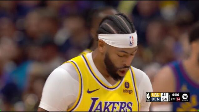 NBA揭幕战：湖人vs掘金第2节英文原声回放