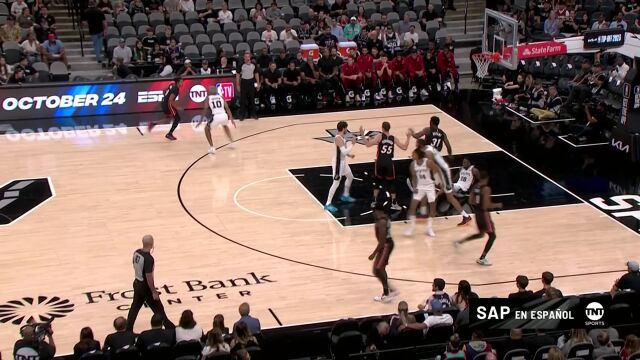 休想在我头上得分！托马斯-布莱恩特的跳投被查尔斯-巴锡无情封盖