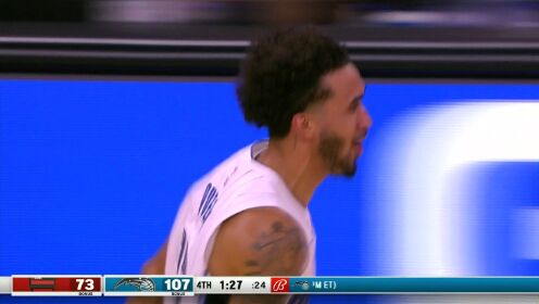 《NBA全场集锦》最后再来一个！ 布兰登-威廉姆斯空配连线奎因暴扣得手