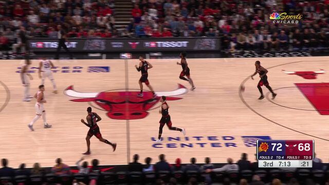 战术执行力拉满 杜兰特借掩护篮下完成暴扣