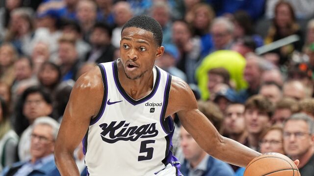 福克斯vs独行侠集锦 手感爆棚三分连珠拿下30+7