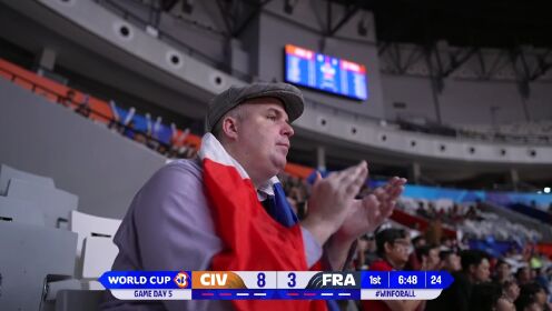 《2023篮球世界杯》直塞篮下就行了 戈贝尔接球双手暴扣