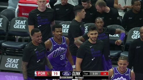 《NBA全场集锦》就是这么强硬！克拉克森电光火石间抢断暴扣一条龙