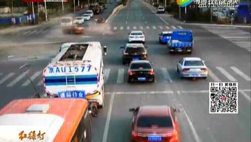 红绿灯20160820山东淄博发生重大交通事故 路口不减速后果致命 高清