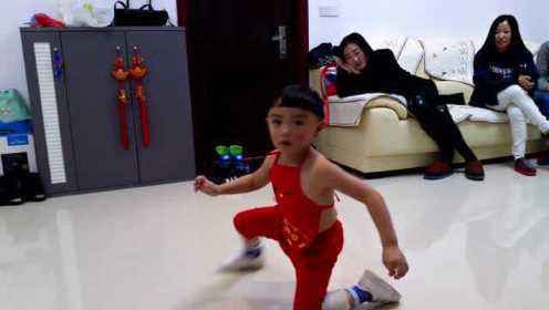 中国三岁萌娃霹雳舞跳的太厉害了