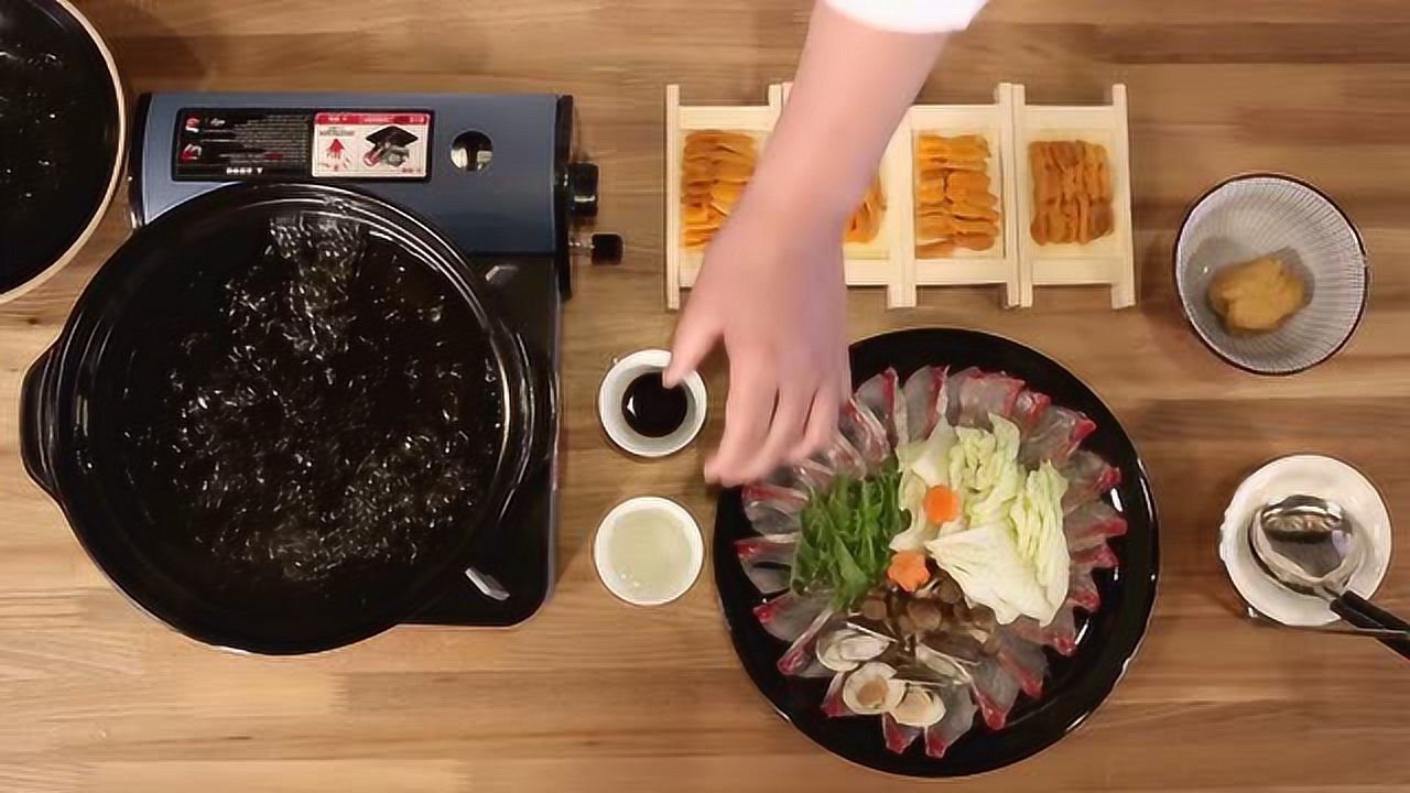 你也赶紧试试吧小叮当美食记00:10该红的不红,该绿的不绿汤圆酱家族01