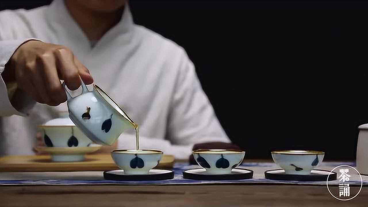 盖碗的倒水手法详解：看完秒懂！_高清