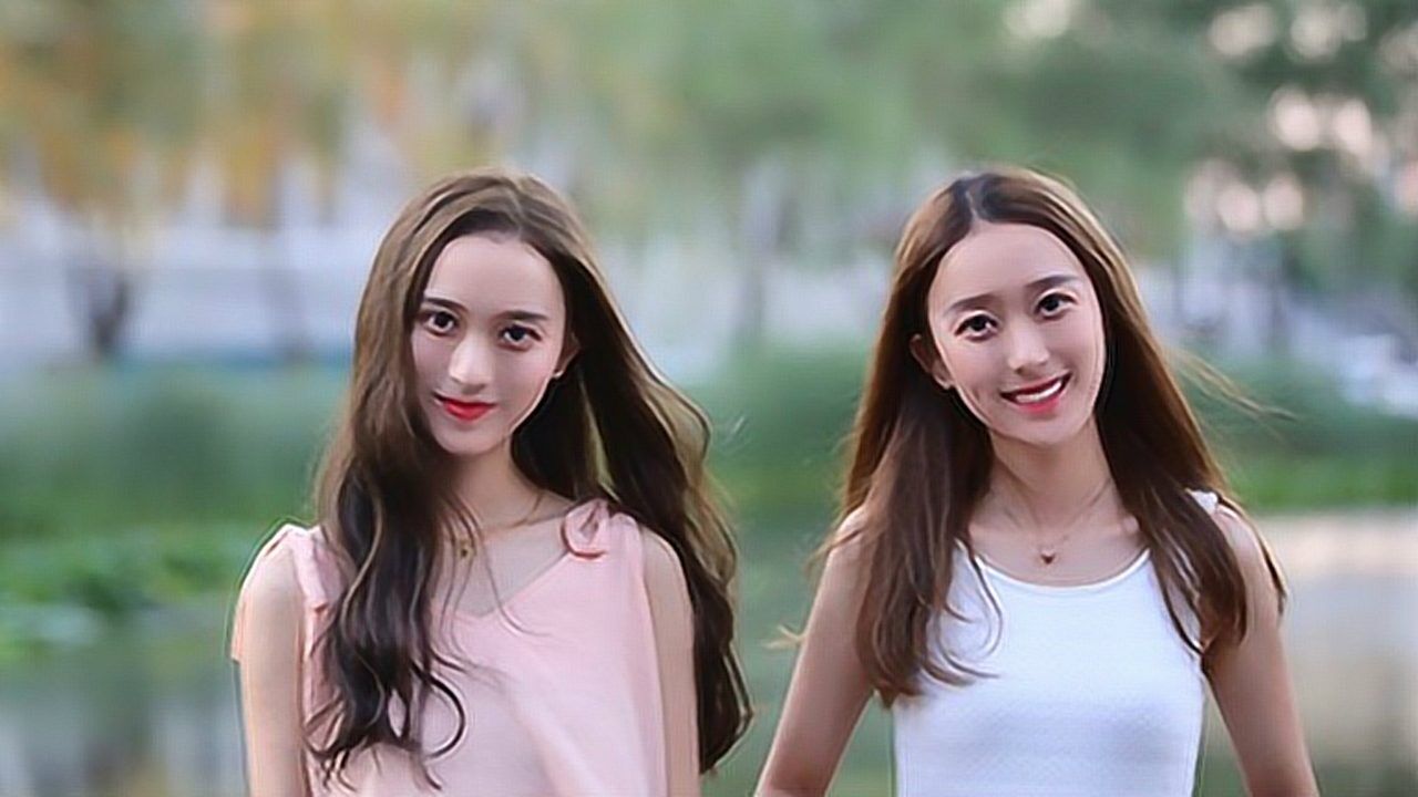 视觉盛宴美女双胞胎晒写真网友惊呆真是一样的美
