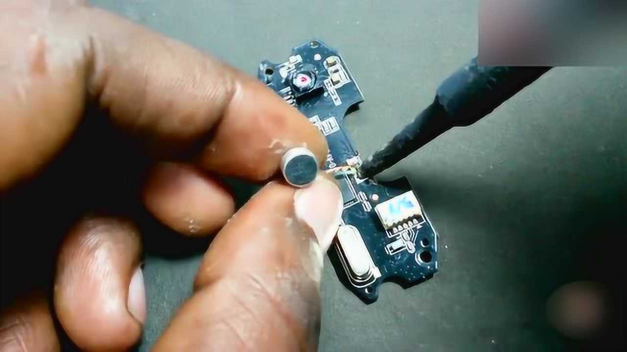 旧手机的摄像头拆下来作电子显微镜