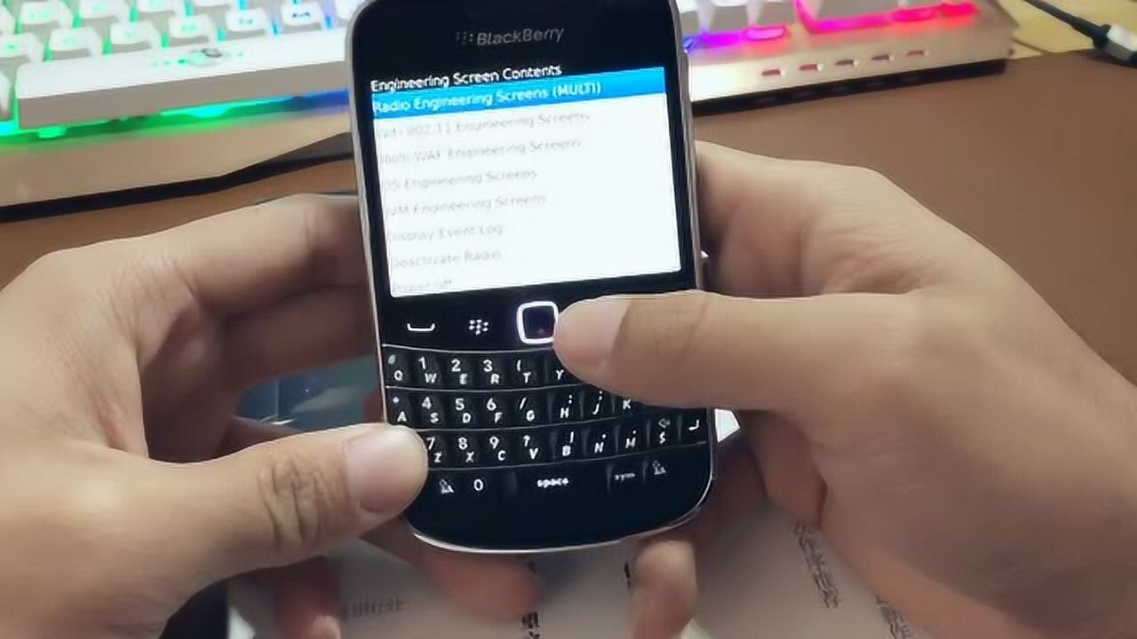 黑莓9930实现读取电信4g卡视频教程_高清