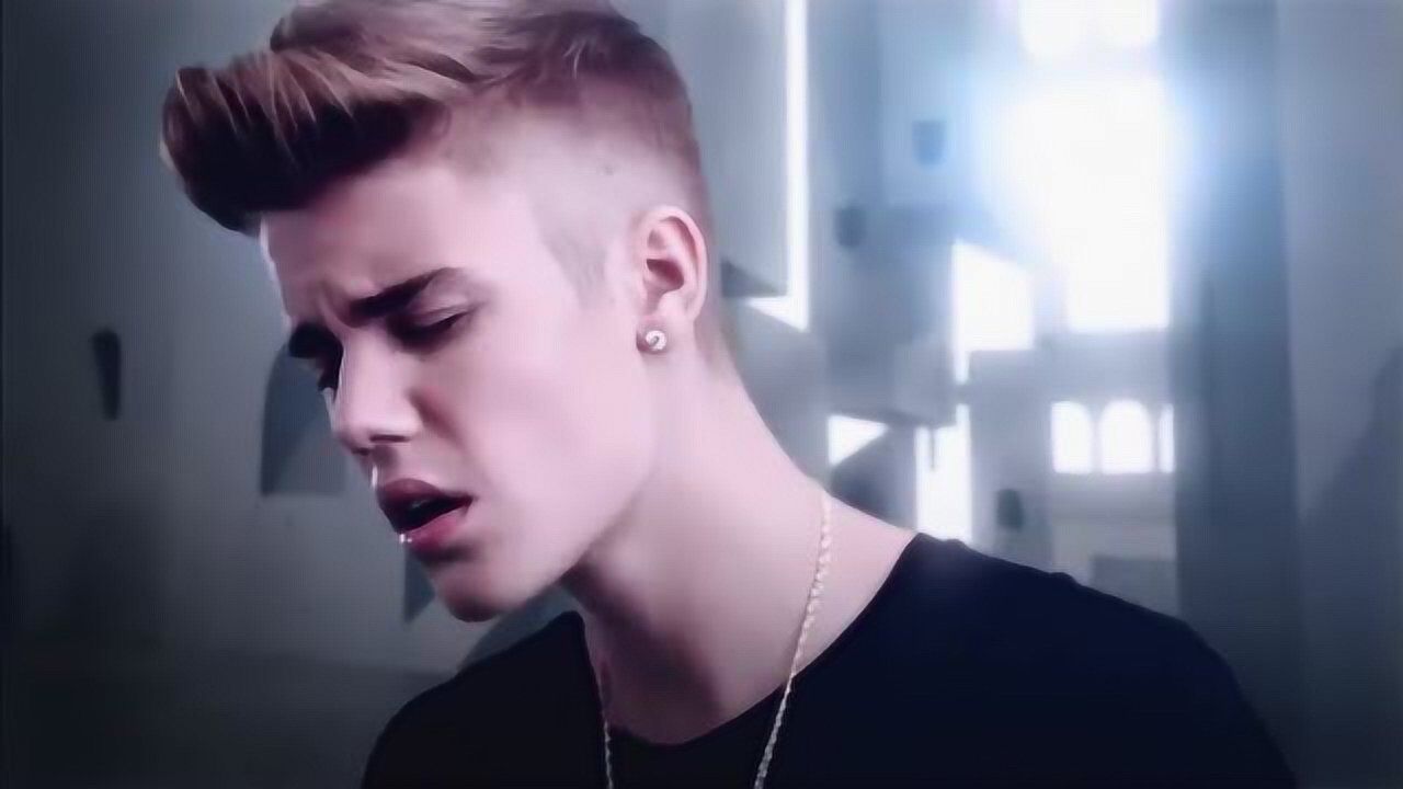 贾斯汀·比伯火遍全球的一首新歌,简直是英文版等一分钟啊!超好听!