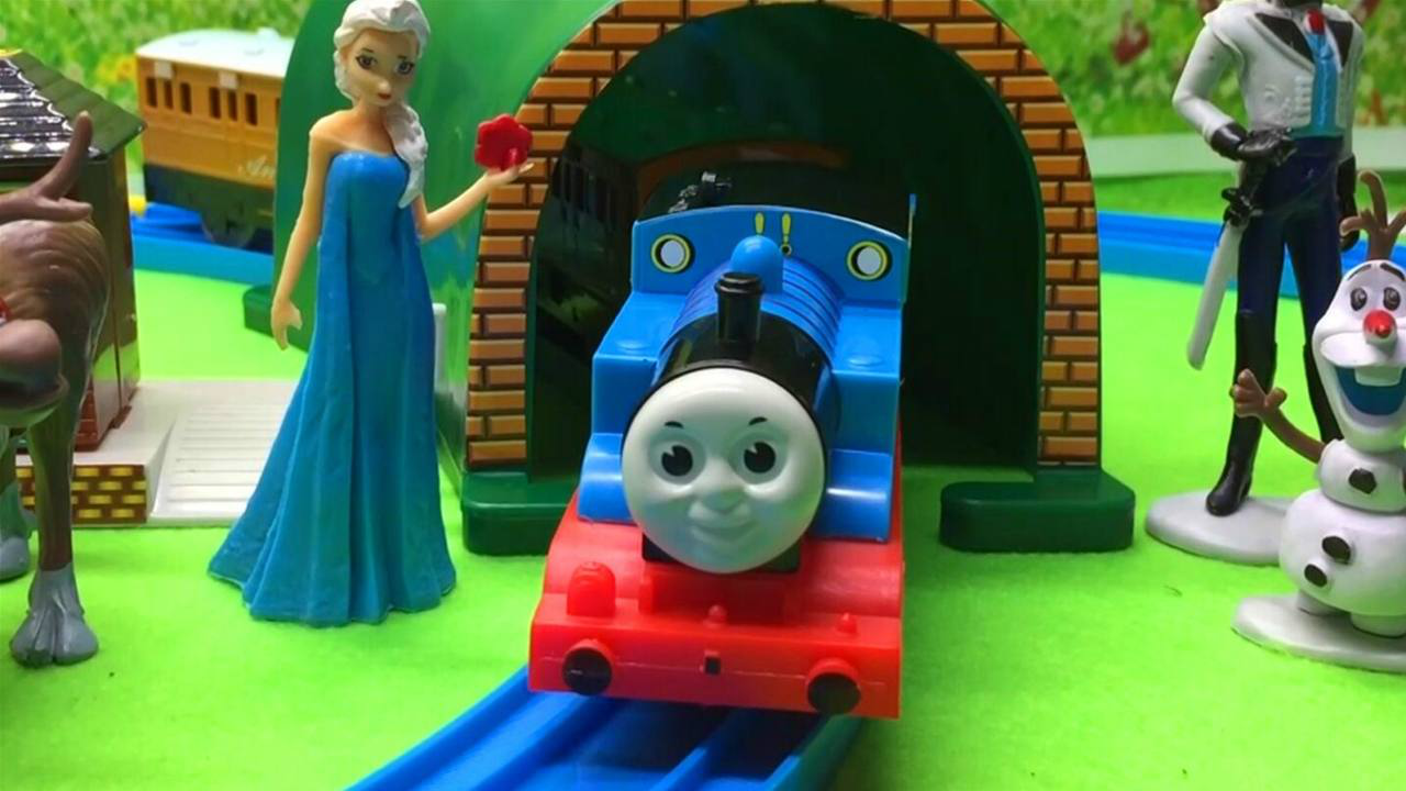 一家制作冰冻粘土彩虹糖08:22熊出没之熊大玩转声光工程车推土机05:26