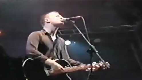 Radiohead乐队《Live.At.Glastonbury》1997年演唱会全程回顾