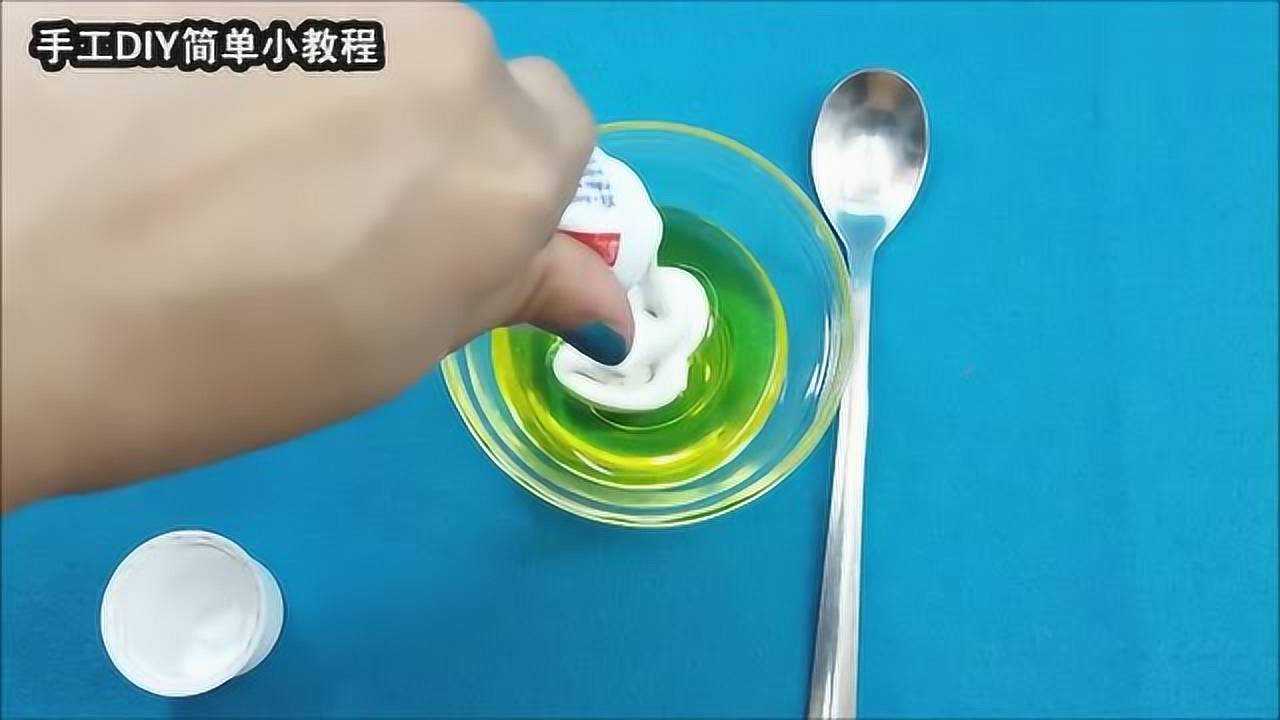 無硼砂無膠水洗潔精和鹽製作水晶泥拉伸性好