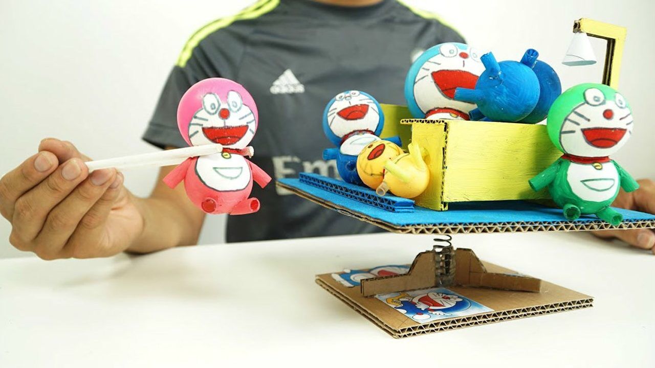 用纸板diy桌面游戏哆啦a梦平衡游戏看看他是怎么做的