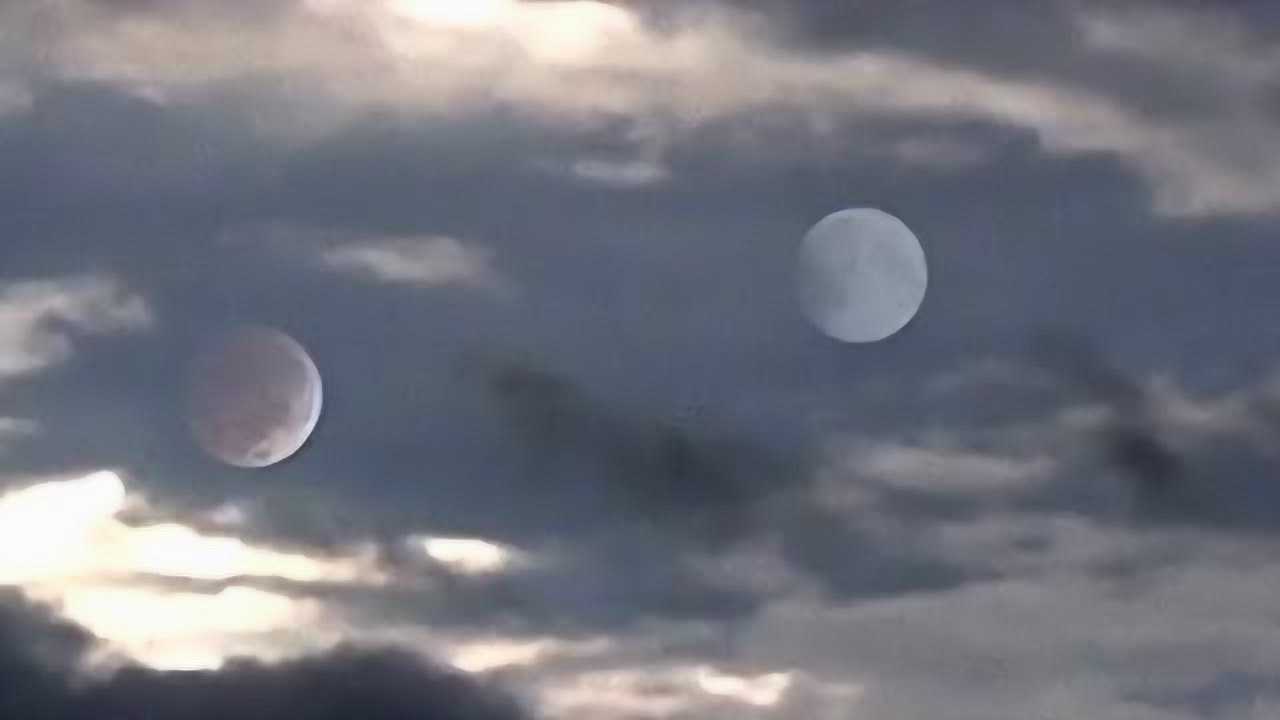 自然奇观:天空同时出现两个月亮和两个太阳,这是什么现象