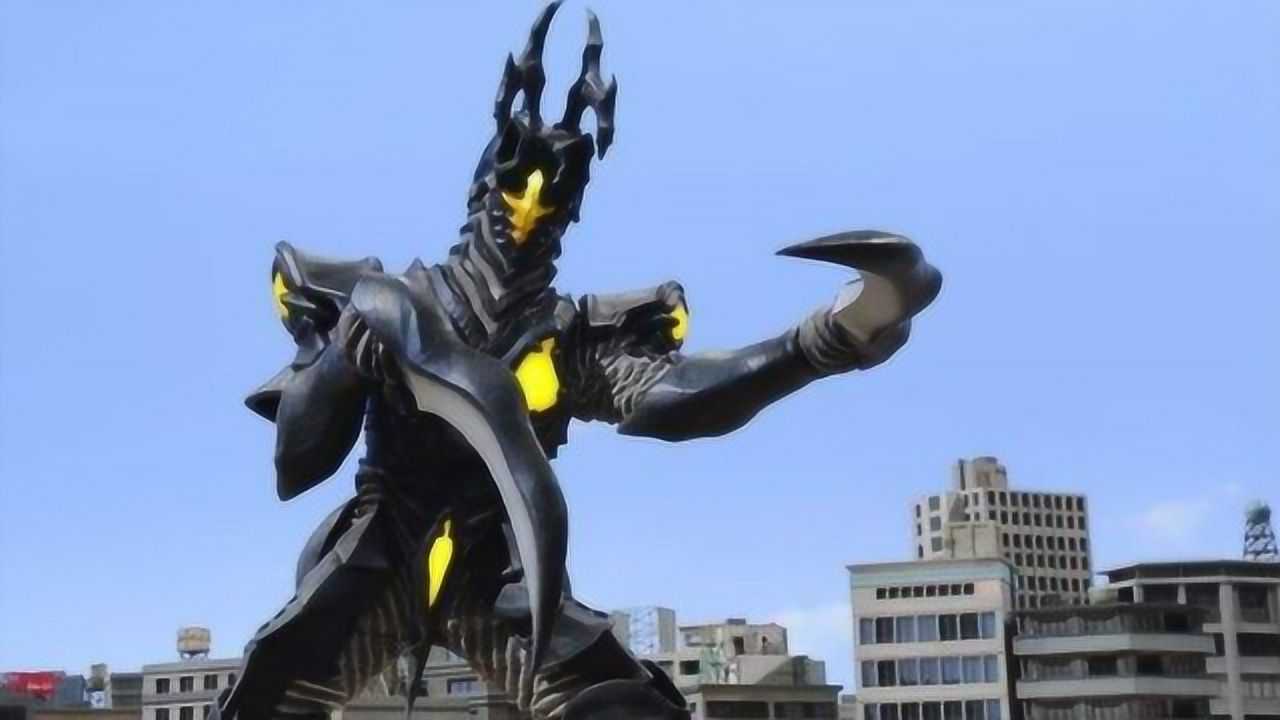 海帕杰顿死镰出现了实力可以和神秘四奥打平但奈何欧布开了挂