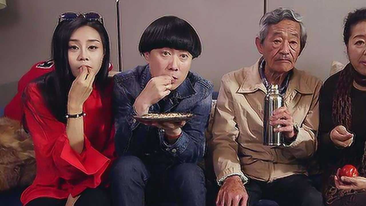 陈翔六点半妹大爷嫖娼被抓在警察局里面还义愤填膺的教育儿子