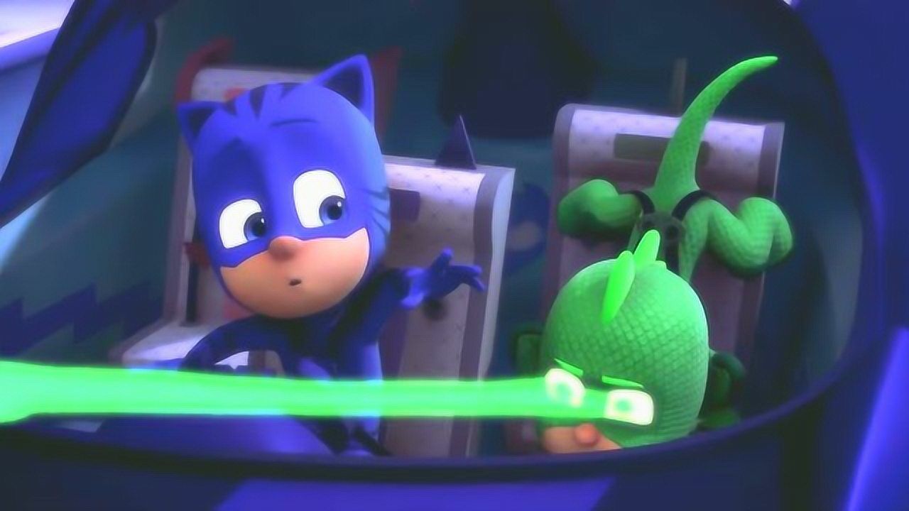 睡衣小英雄:糟糕,猫小子被两个机器人甩出猫车了