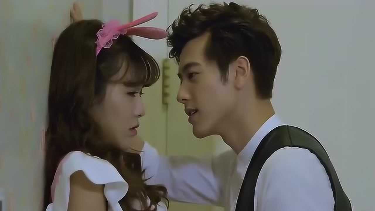 校花的贴身高手:林逸和楚梦瑶气氛正好,小舒突然闯进来!好尴尬