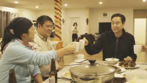 侣行夫妻在北美营地偶遇中国同胞，一起欢脱做晚餐