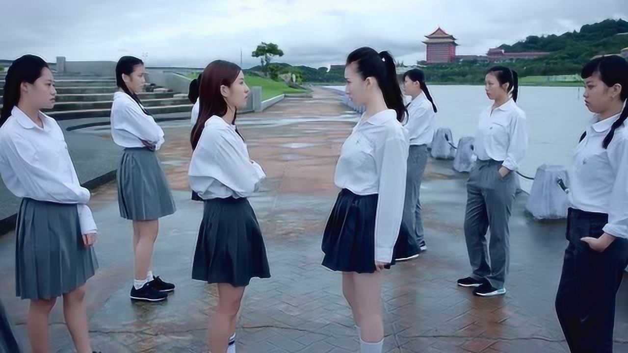 俩女生在外面对决,打架变吵架,真有意思!_高清1080P在线观看平台_腾讯视频