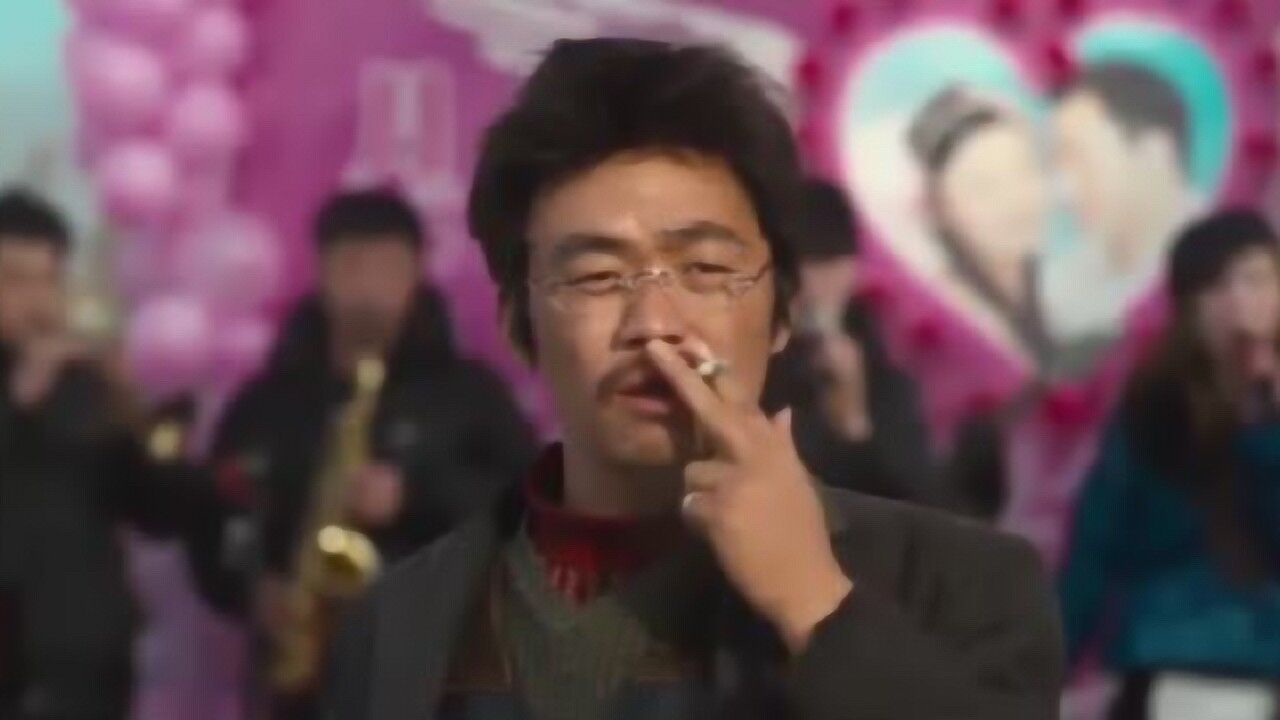 《树先生》:王宝强这抽烟姿势太经典了!_腾讯视频