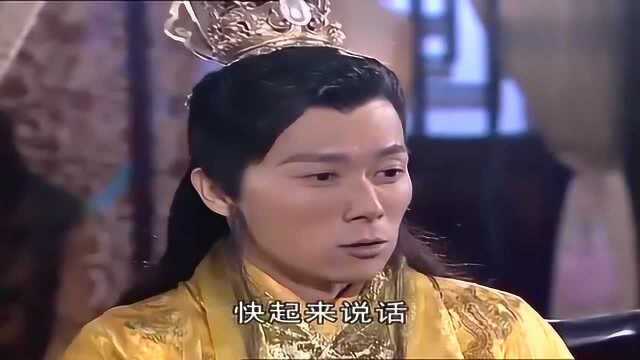 欧阳明珠称自己愿意将宝藏所在告知国主,却也只愿告知国主一人