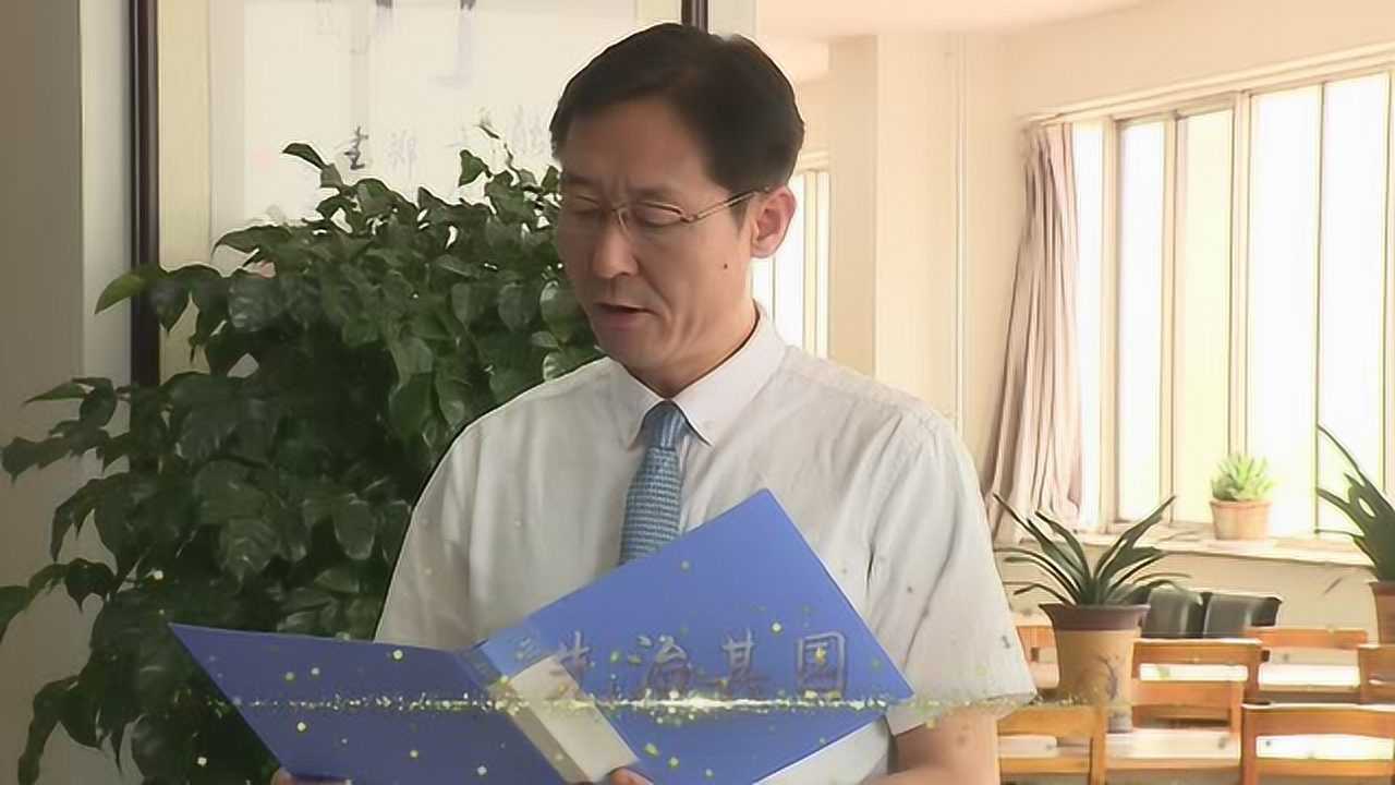 宁夏大学图书馆馆长车进带领馆员读者诵读经典