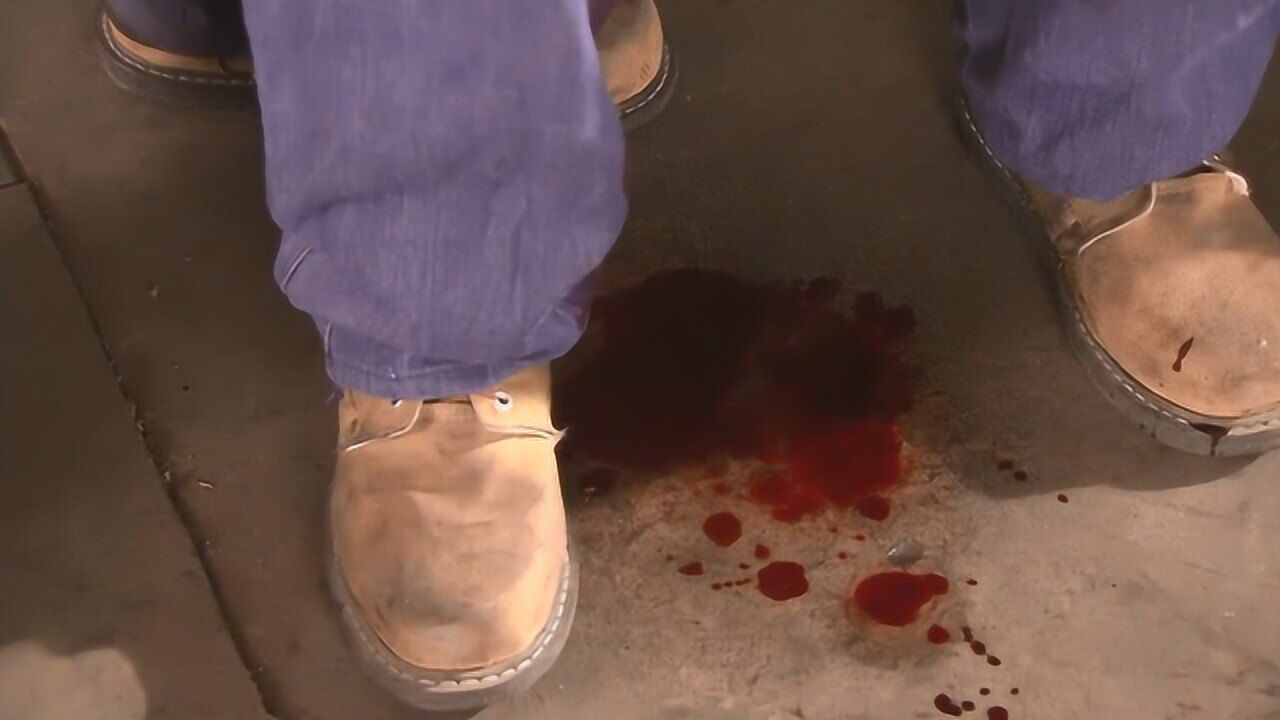 孕妇大肚子还工作刚还乐呵呵结果转眼地上一滩血这下惨了