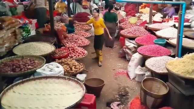 中国小伙去缅甸,实拍缅甸女人怎么做生意,看看缅甸人的真实生活