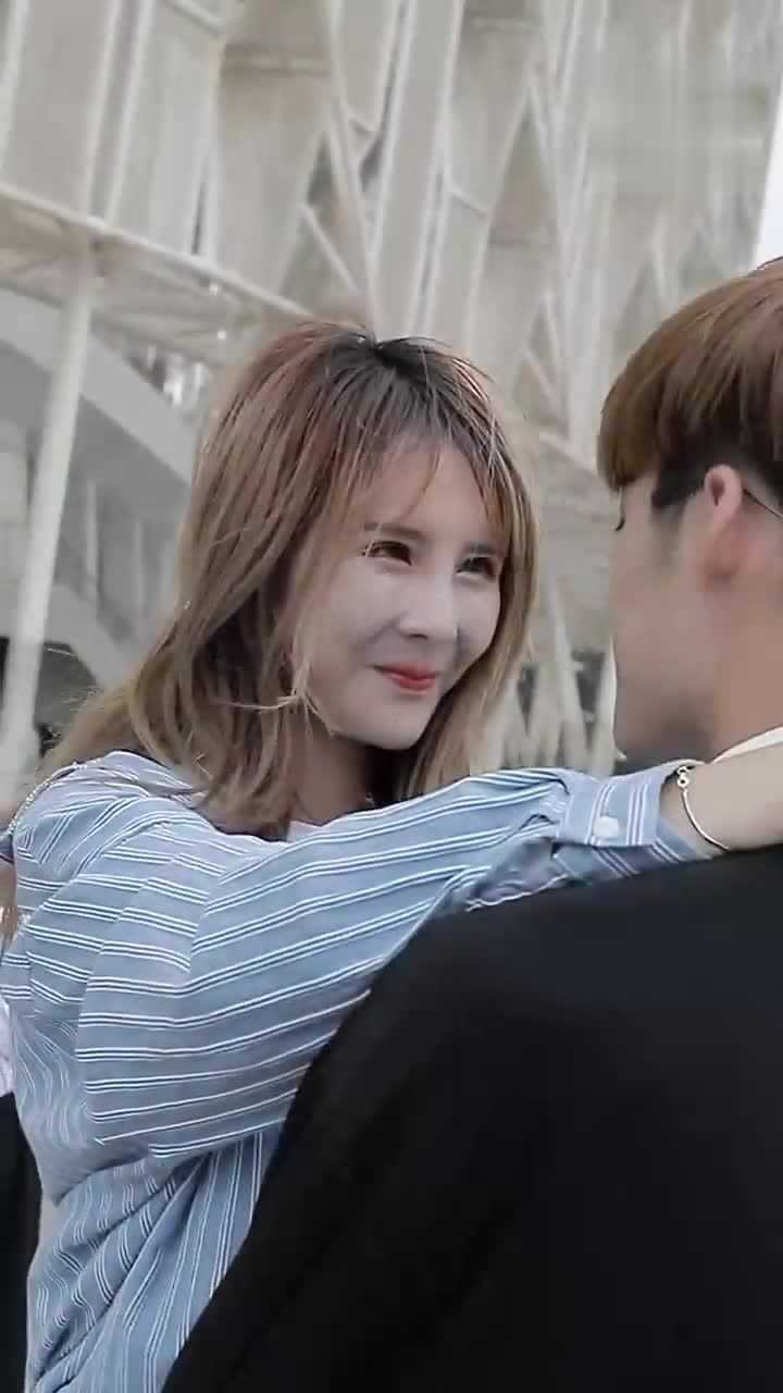 楚楚程程街遇秀恩爱,没想到程程接下来的举动,太让人意外了!