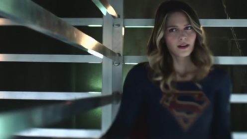 《女超人第二季》终极首领出现，女超人为救迈克，主动献身研究