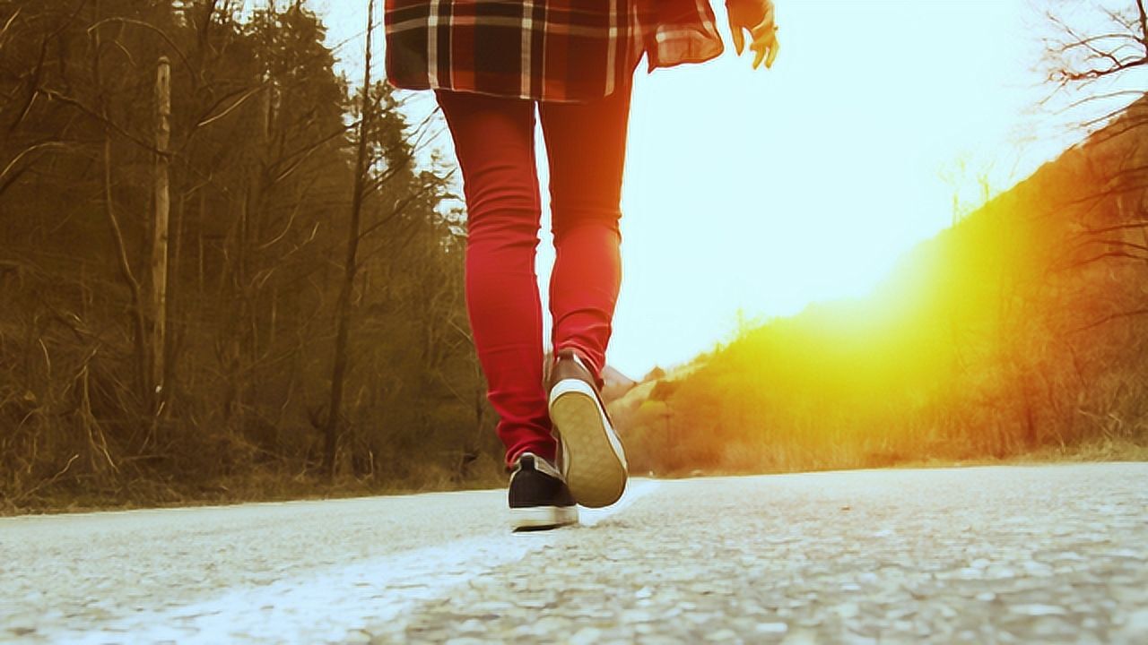 天天走路你走对了吗?姿势不对伤腰又伤腿_腾讯视频