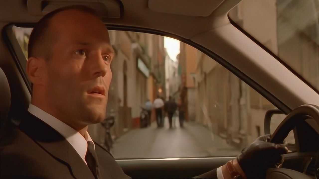 《非常人贩1》潇洒的车技,就算是单行路那又如何,秒杀整条街!