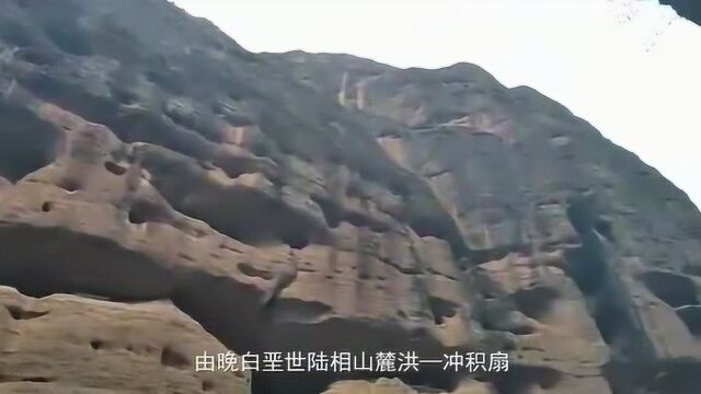 龙虎山号称“中国道教发祥地”,山水美如水墨,极富仙风意境