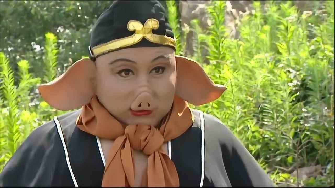 西游记:猪八戒引妖怪上岸,不料刚露头,就被一棒子打了回去!