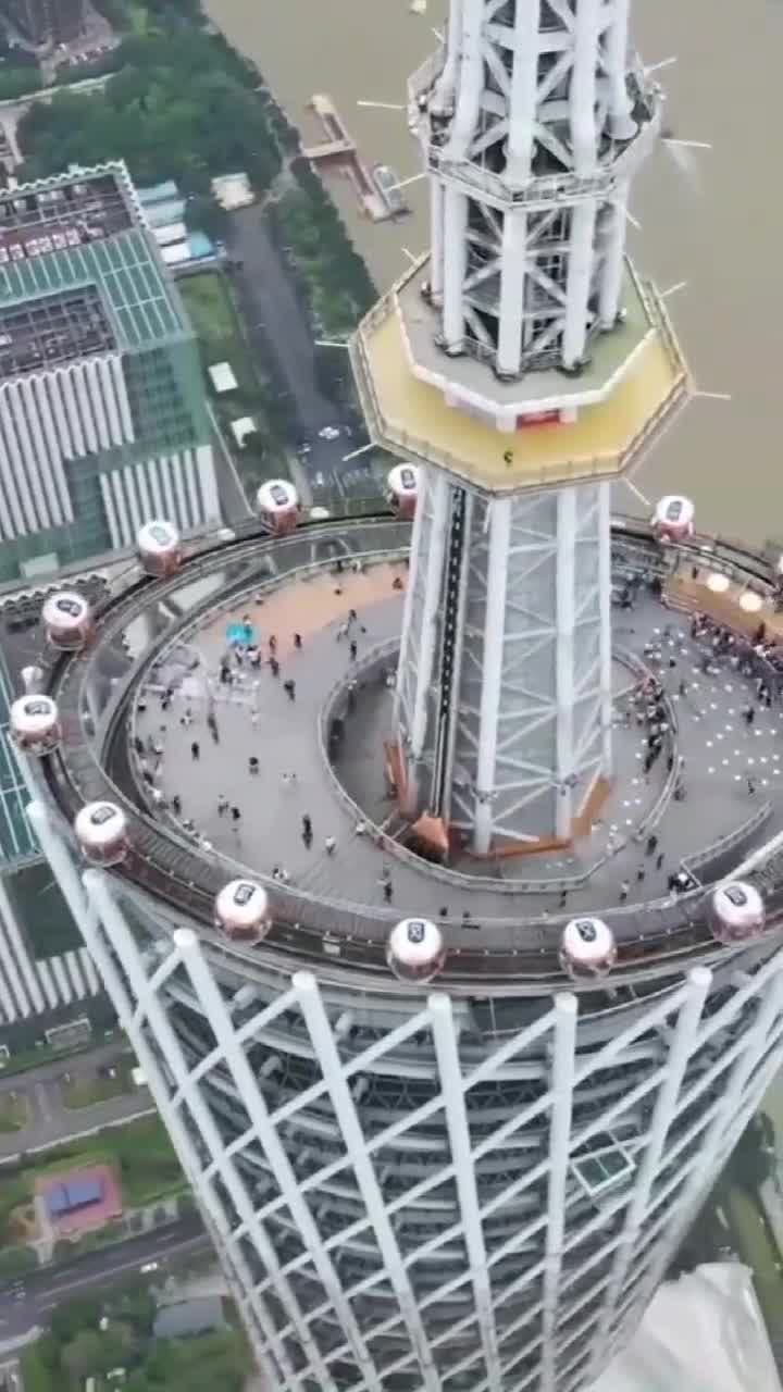 原来广州小蛮腰的顶层是这样子的难怪这么多人上去观光