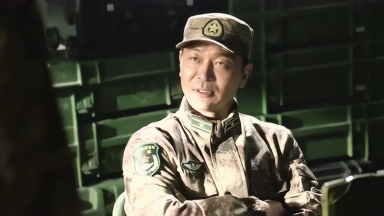 陆战之王杨俊宇一拍桌三个兵吓得手哆嗦气场真强