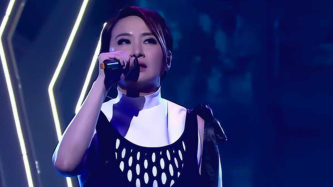 汤宝如《细水长流》致敬蔡龄龄 优美歌声成绝响