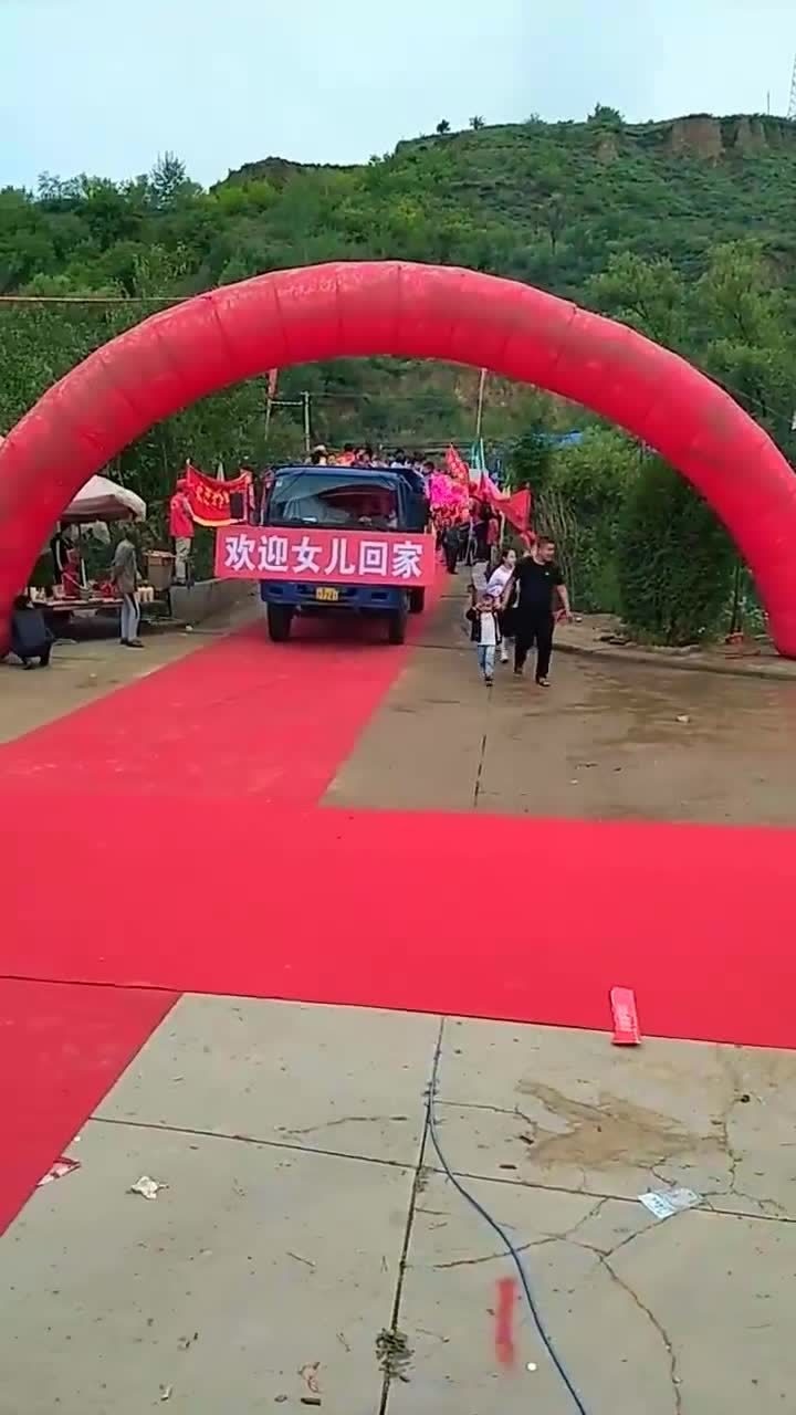 新娘子回门比结婚场面还大不愧是大户人家的姑娘