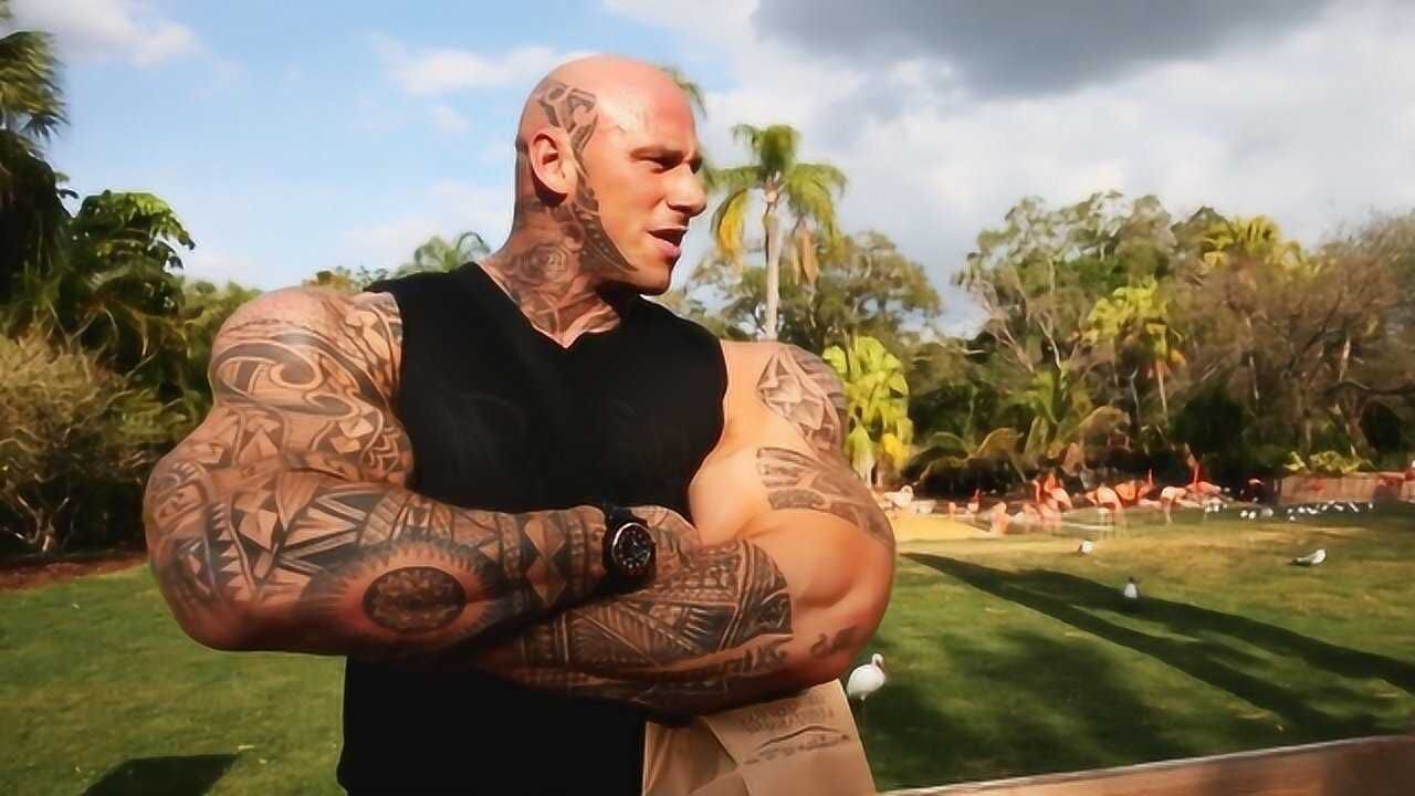 世界最强肌肉男,高2米03体重280斤,分分钟秒杀巨石强森!