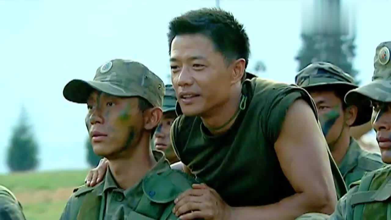 士兵突击袁朗带队边境激匪双方激战许三多一枪未发