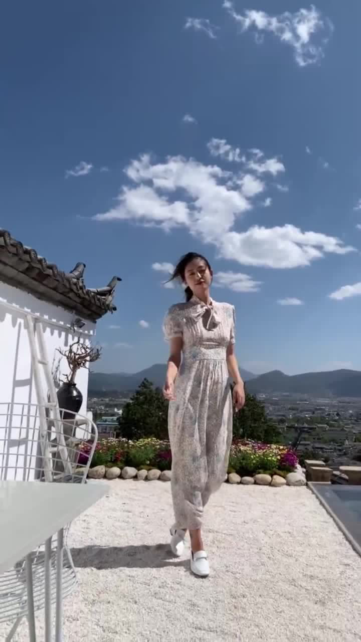 美女一个人来丽江旅游景美人更美有来偶遇的小哥哥吗