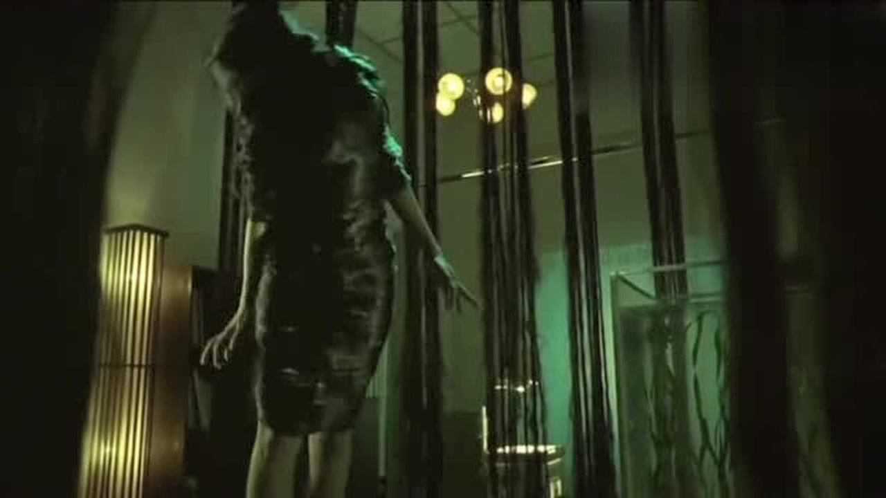 美女被鬼用头发缠着身子上吊窒息，再被捆着丢入水中溺亡！_高清